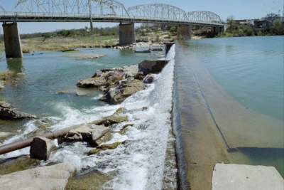 TEXAS LLANO WATERFALL3.JPG